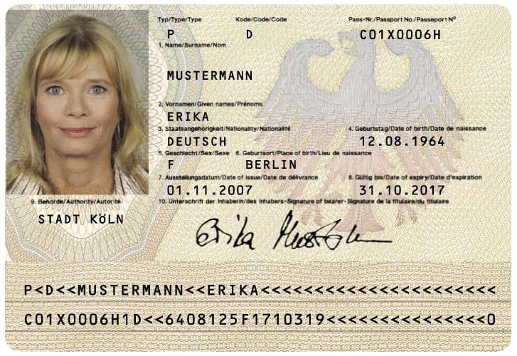 صفحه اطلاعات و امضا پاسپورت آلمان قبل از مارس 2017